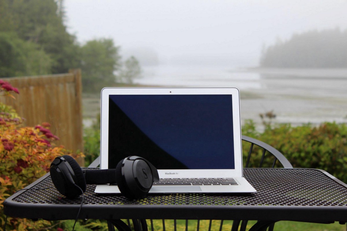   5 Essential Tech Gadgets for Remote Workers
